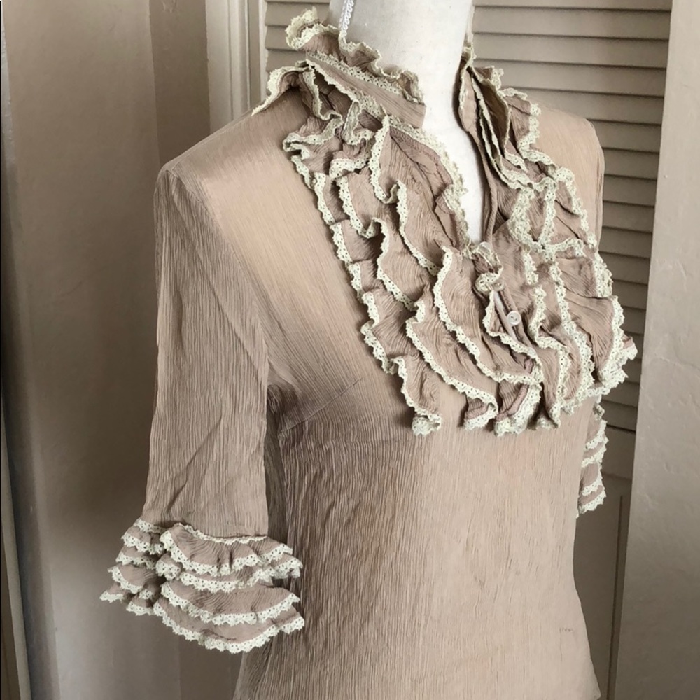 Ruffle detail 3/4 silk blouse - Picture 3 of 4
